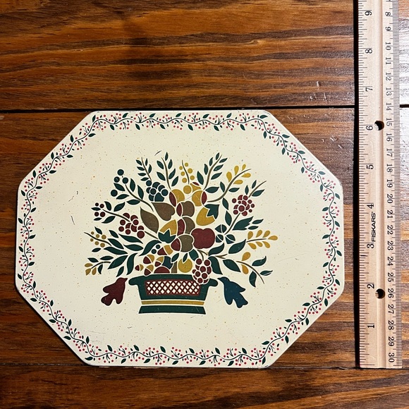 Vintage Floral / Fruit Decorative Basket - Picture 4 of 4